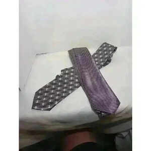 2 Robert Scott Adams‎ ties New